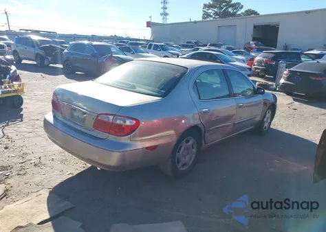 2000 Infiniti I30 Luxury/Touring z USA, uszkodzony, nr VIN JNKCA31A3YT104297